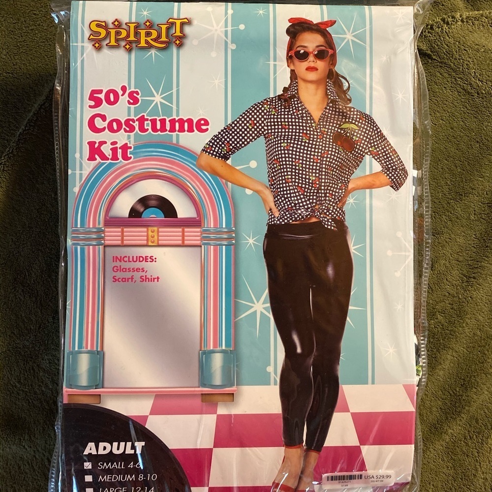 Women’s Spirit Halloween 50’s Costume Kit